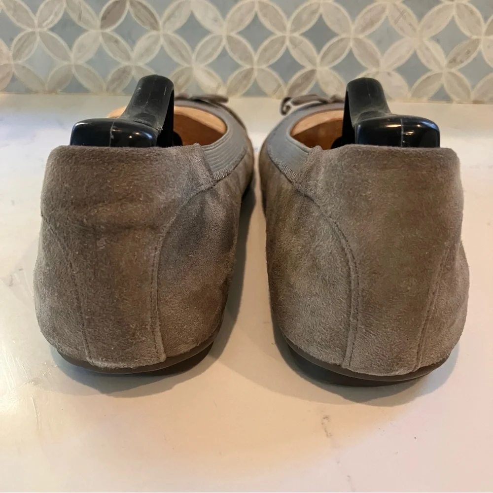 Vionic Matira Womens Size 8.5 Shoes Taupe Suede Bow Slip on Comfort Ballet Flats - Picture 6 of 12